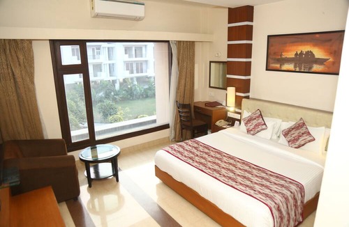 Chandauli Hotel | Ramada by Wyndham Varanasi Katesar