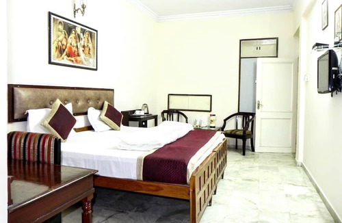 Kota Hotel | Hotel Kishan Kunj
