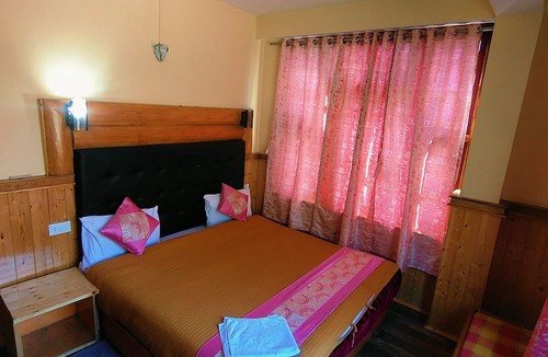 Mangan Hotel | Rufina Blue Pine