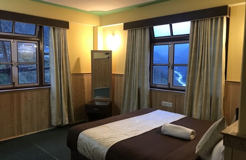 Mangan Hotel | Rufina Lachen Deezong