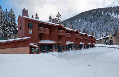 Taos Ski Valley Condo | Tasteful Bi-Level Condo with Wood Fireplace and WifI