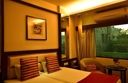 Kota Hotel | Hotel Surya Royal