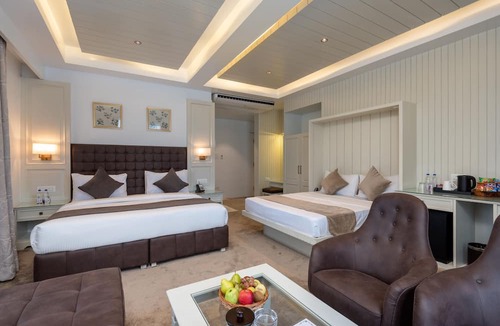 Dal Lake Hotel | Hotel Grand Boulevard