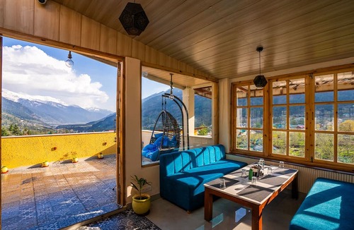 Manali Hostel | Moustache Manali