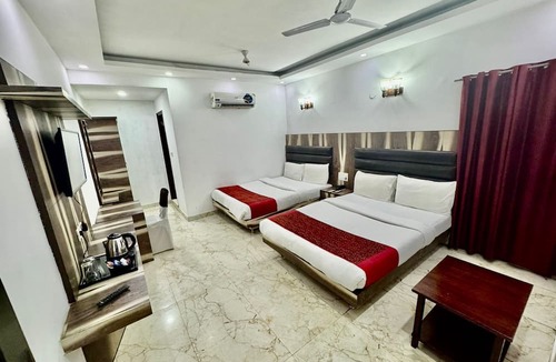 Karol Bagh Hotel | Hotel TJS Royale