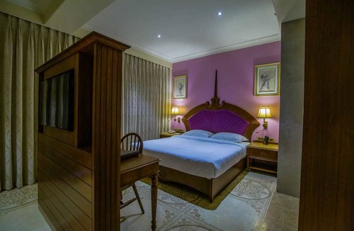 Hampankatta Hotel | Hotel Sai Palace, Mangalore