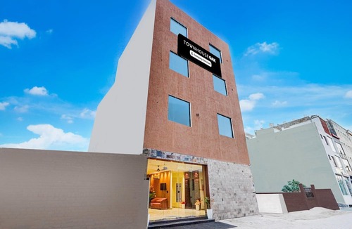 Zirakpur House | Deluxe Troy Resorts and Wellness