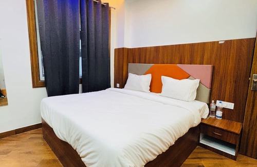 Allahabad Hotel | Hotel Krishna Continental