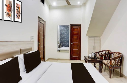 Zirakpur House | Deluxehotel jb Plaza