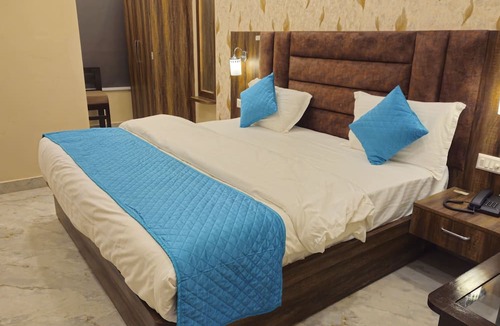 Mahmoorganj Hotel | Hotel Cherry Blossom