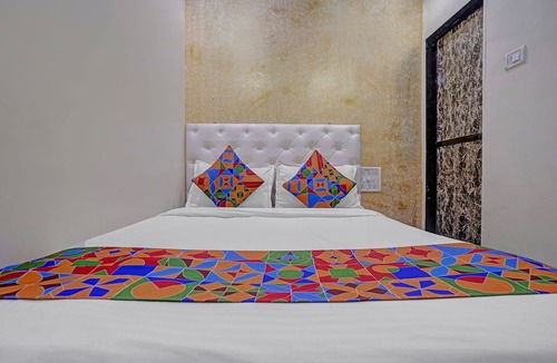 Parel Hotel | Fabhotel Om Residency