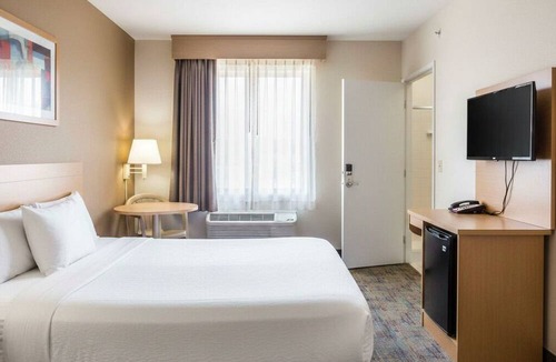 Mahipalpur Extension Hotel | Hotel Signature Suites Delhi Airport