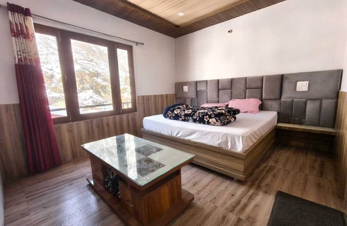 Sector 51 Hotel | Hotel Yamuna Palace