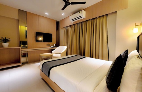 Mumbai Central Hotel | The Falcon Inn