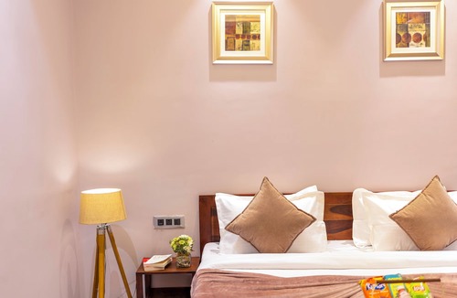 Greater Noida Villa | Alaya Stays Radhika 2BHK Apartment