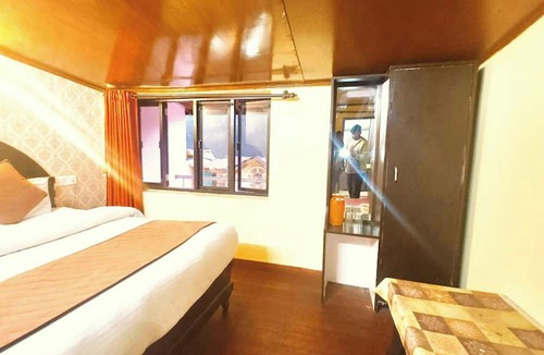 Mallital Hotel | Nainital Hotel Chand Regency