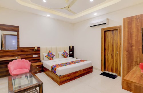 Meerut Hotel | FabHotel The Elegant - 150 Meters From Delhi Public School Meerut