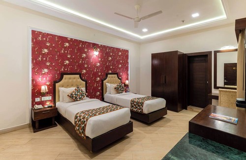 Shavri Colony Hotel | The Colonial Hotel Lake View Rooms