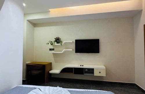 Serilingampally Hotel | Shreshtam Apart Hotel Kondapur