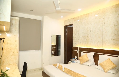 Malviya Nagar Hotel | Flourish Stay Saket near Max Hospital