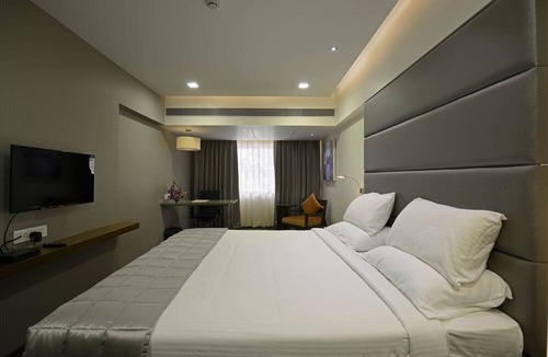 Belapur Hotel | Hotel Grande 51