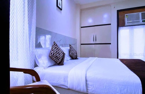 Patel Nagar Bed & Breakfast | Cassava Stay