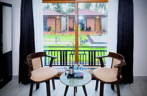 Murudeshwara Hotel | Shivani Sunset Bay Beach Resort