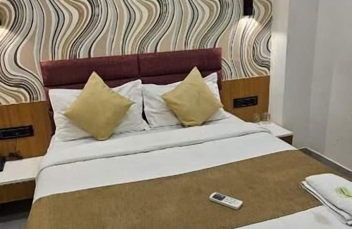 Vastrapur Hotel | Hotel Lee Grand
