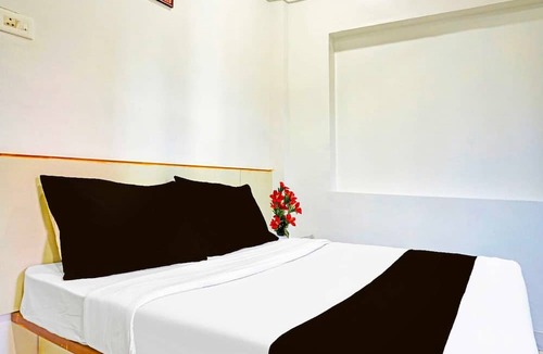 Kharadi House | Collection O Pune Nagar Road Viman Nagar
