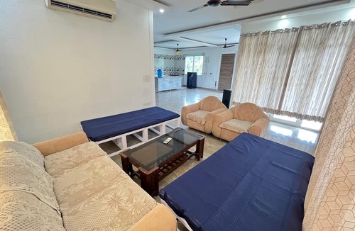 Noida Resort | GoBravo 16 3BHK Farm with Pool & Lawn Sec150 Noida
