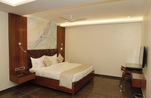 Kannauj Hotel | Hotel V K Grand