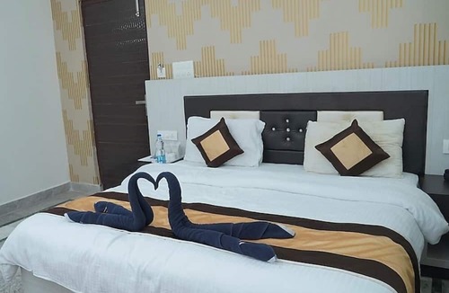 Bir Hotel | Pink Park By Panache Hotel