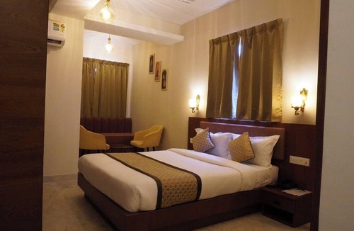 Kota Hotel | SITEVI INN & SUITES