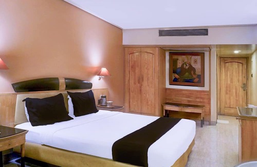 Shivajinagar House | Deluxe JM Road Krishna Presidency