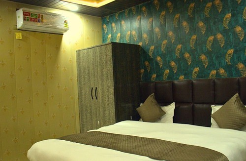 Allahabad Hotel | GANGA RIVERFRONT ROOMS AND BANQUET