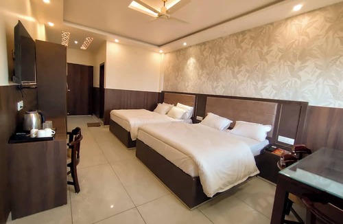 Almora Bed & Breakfast | Cottage Club Inn