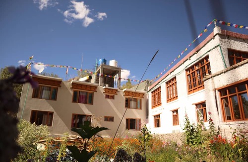 Leh Bed & Breakfast | Tsetanguesthouse
