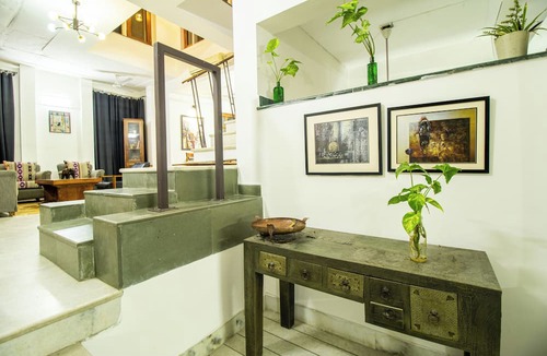 South West Villa | Opulent Antique 3br Villa in Gurugram