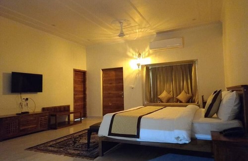 Kalwad Kalan and Khurd Hotel | Roop Garh Palace