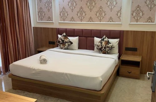 DLF Phase 5 Hotel | AATITHYAM RESIDENCY