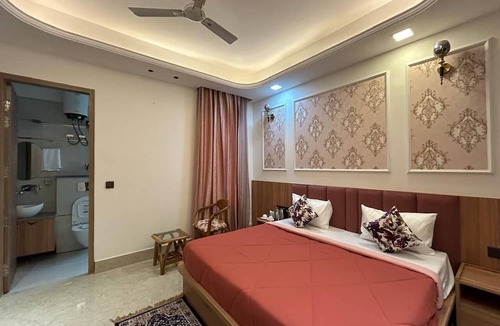 DLF Phase 5 Hotel | AATITHYAM RESIDENCY