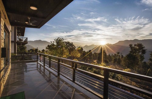 Haridwar Villa | A majestic and luxurious villa overlooking the Ganges