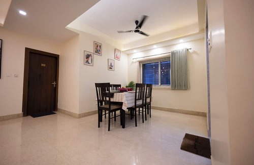 Kolkata Hotel | LAKESIDE SUITES