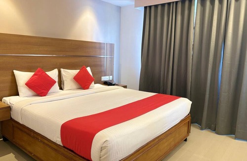 Kuppaayil Hotel | HOTEL MANGALA TEMPLE VIEW
