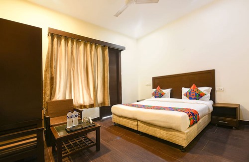 Sector 15 Hotel | Fabhotel Silver Tree