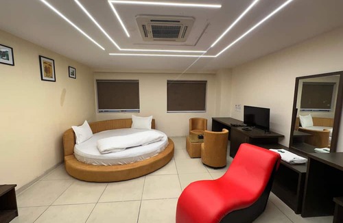 Aundh Hotel | Aundh Elite Stay