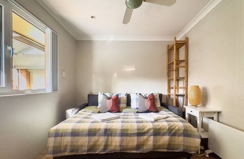 Kareela House | Kareela | Cozy Retreat with Creek Backyard