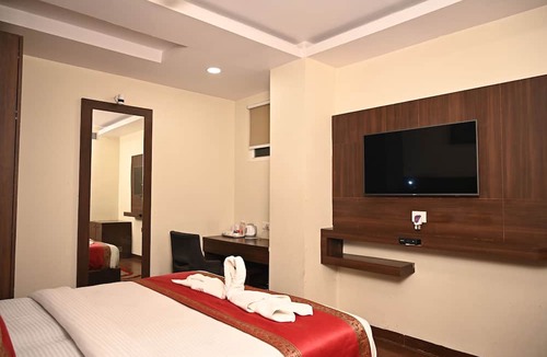 Varanasi Hotel | RADIANCE COURTYARD