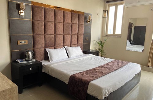 Ballygunge Bed & Breakfast | The Aster Penthouse