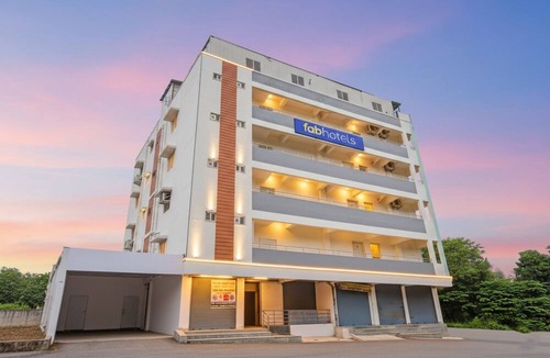 Secunderabad Hotel | FabHotel Metro